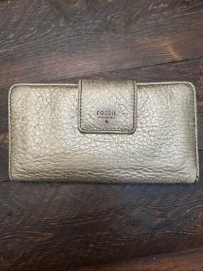 Fossil Shimmery Gold cow hide Leather Snap Long Wallet Zipper Coin Case GUC